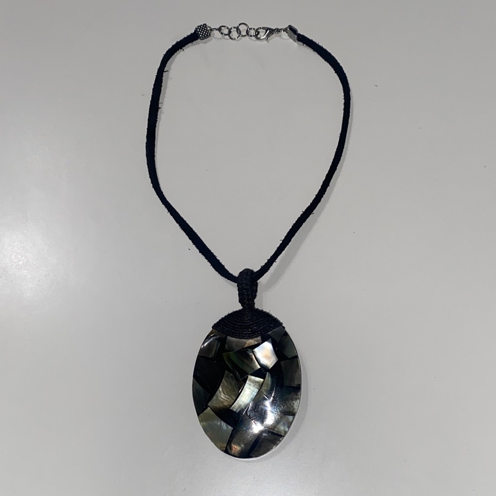 Y2K Black Shell Pendant Necklace